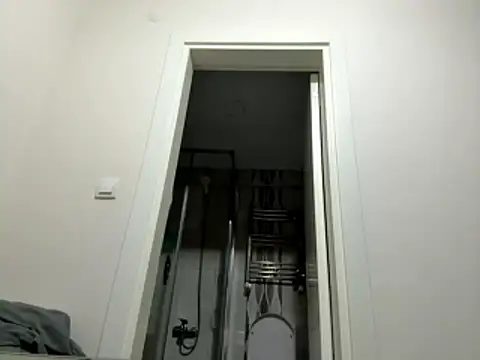 Snapshot of laynufff chatting on January 15, 2026, 8:01 pm laynufff online show from January 15, 2026, 8:01 pm