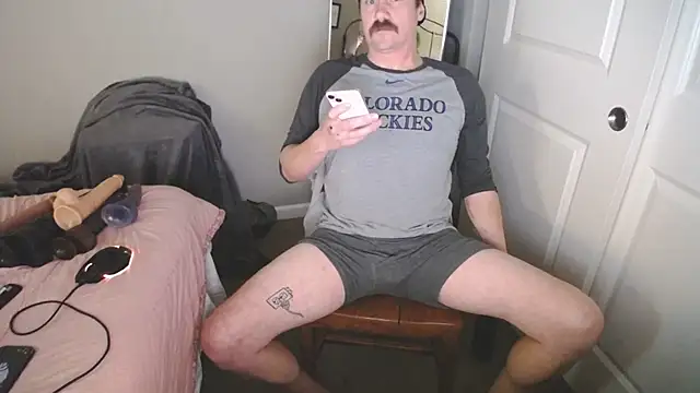 Snapshot of steelwood303 chatting on December 6, 2024, 10:13 pm steelwood303 online show from December 6, 2024, 10:13 pm