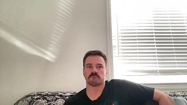 Snapshot of steelwood303 chatting on December 3, 2025, 8:52 pm steelwood303 online show from December 3, 2025, 8:52 pm