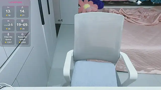 palzkybi123 online show from October 25, 2025, 6:45 am