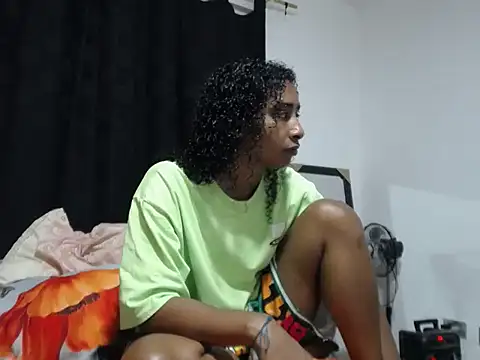 yohatinelly07 online show from December 16, 2025, 2:16 am