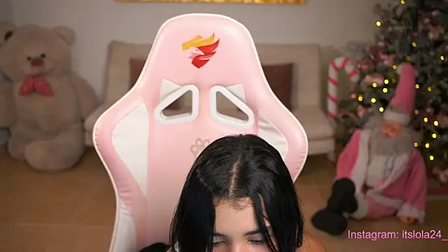 Snapshot of its_lola24 chatting on December 31, 2024, 3:23 am its lola24 online show from December 31, 2024, 3:23 am