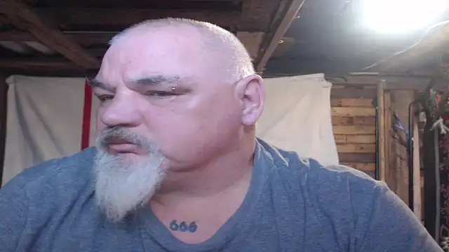 Newfiesausage1972 online show from January 31, 2026, 8:51 pm