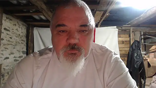 Snapshot of Newfiesausage1972 chatting on November 15, 2025, 11:14 am Newfiesausage1972 online show from November 15, 2025, 11:14 am