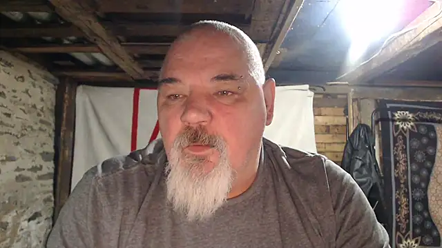 Snapshot of Newfiesausage1972 chatting on December 4, 2025, 10:47 am Newfiesausage1972 online show from December 4, 2025, 10:47 am