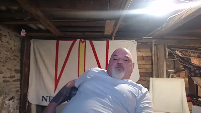 Newfiesausage1972 online show from February 13, 2026, 12:38 pm