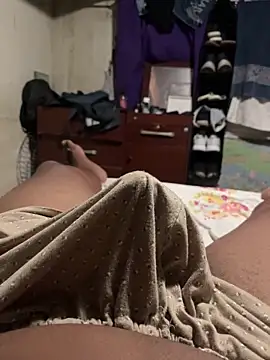 julio9679 online show from December 21, 2025, 12:18 pm