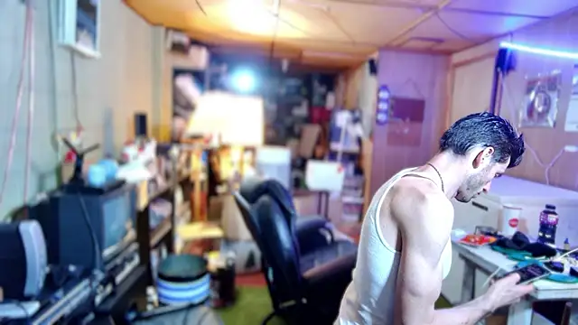 Snapshot of savageconfidence chatting on October 6, 2025, 3:40 am savageconfidence online show from October 6, 2025, 3:40 am