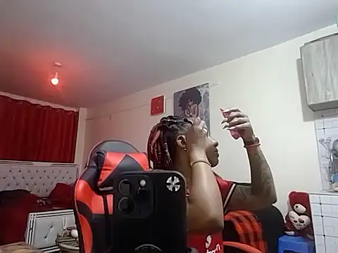 hoely grail01 online show from February 13, 2026, 5:35 pm