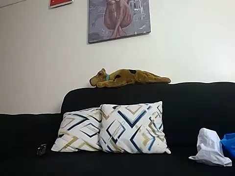 hoely grail01 online show from November 11, 2025, 7:08 pm