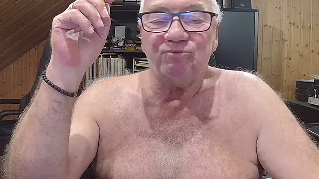 Snapshot of biggandybig chatting on June 12, 2026, 11:02 pm biggandybig online show from June 12, 2026, 11:02 pm