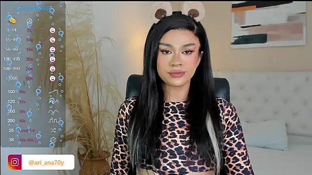 LOISE-XX online show from November 25, 2025, 7:30 am