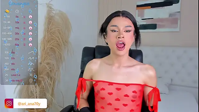 LOISE-XX online show from September 19, 2025, 5:11 am