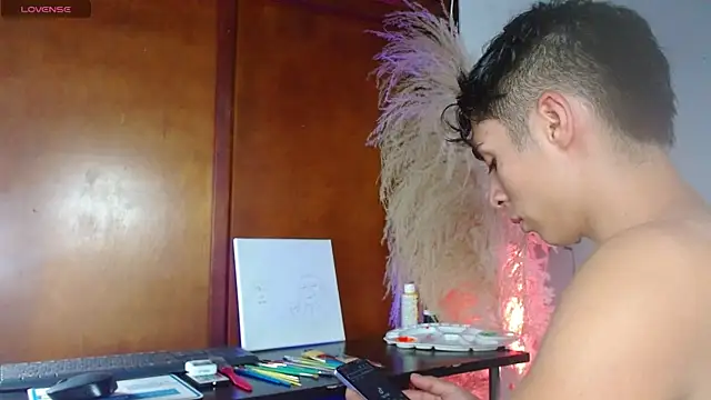 Snapshot of justin_alexxx chatting on February 4, 2025, 8:49 pm justin alexxx online show from February 4, 2025, 8:49 pm