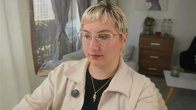 Ximenna Cruz online show from January 11, 2026, 12:23 pm