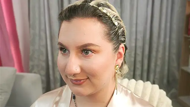 Ximenna Cruz online show from March 31, 2026, 9:06 pm