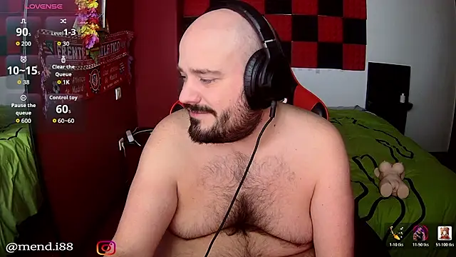 menditeta1 online show from February 16, 2026, 8:40 pm