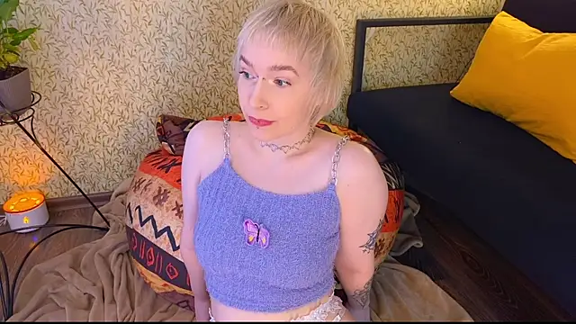 EmmyAmbros online show from March 2, 2025, 12:14 pm