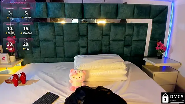 Snapshot of Venus_velez_ chatting on March 5, 2025, 12:11 pm Venus velez online show from March 5, 2025, 12:11 pm