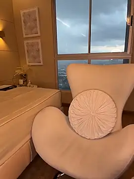 SaharaRush  online show from March 25, 2026, 9:35 pm