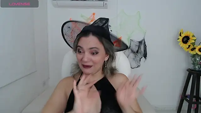 ana milf online show from November 1, 2025, 12:43 pm