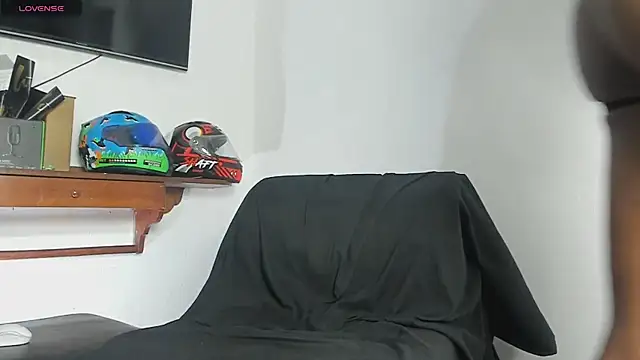 Snapshot of Xander_Str0ng chatting on December 1, 2025, 12:17 pm Xander Str0ng online show from December 1, 2025, 12:17 pm