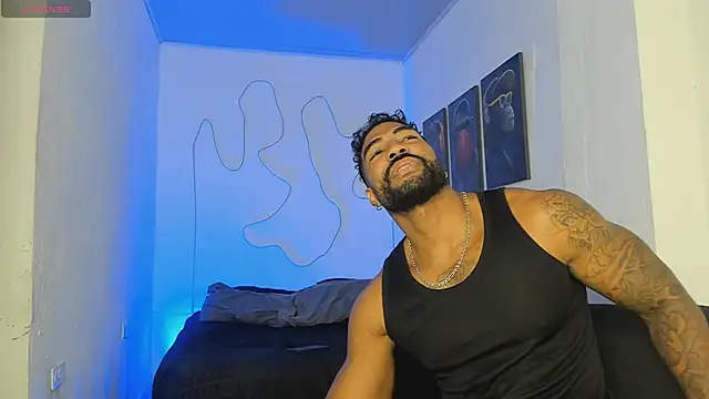 Snapshot of Xander_Str0ng chatting on November 2, 2025, 12:32 pm Xander Str0ng online show from November 2, 2025, 12:32 pm