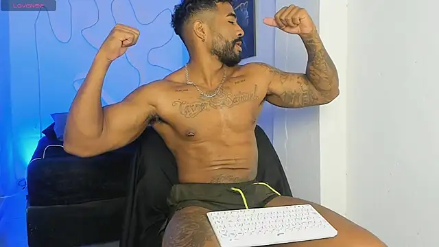 Snapshot of Xander_Str0ng chatting on November 3, 2025, 12:31 pm Xander Str0ng online show from November 3, 2025, 12:31 pm