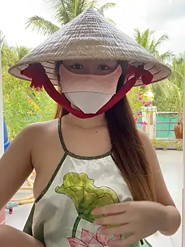 Snapshot of BabyThree_ chatting on October 20, 2025, 8:26 am BabyThree online show from October 20, 2025, 8:26 am