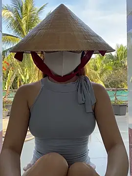 BabyThree  online show from December 18, 2025, 8:30 am