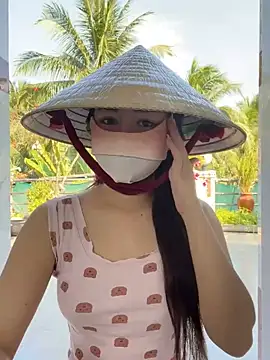 Snapshot of BabyThree_ chatting on March 18, 2025, 8:28 am BabyThree online show from March 18, 2025, 8:28 am