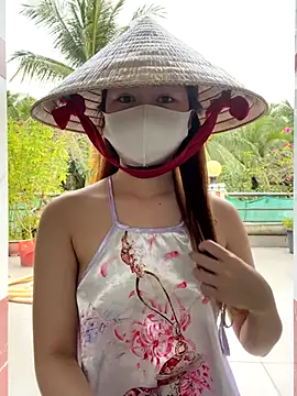 Snapshot of BabyThree_ chatting on November 26, 2025, 8:36 am BabyThree online show from November 26, 2025, 8:36 am