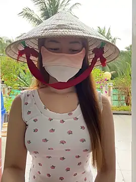 Snapshot of BabyThree_ chatting on September 9, 2025, 8:57 am BabyThree online show from September 9, 2025, 8:57 am