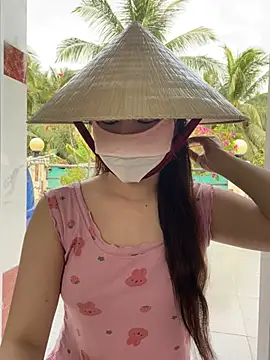 Snapshot of BabyThree_ chatting on March 17, 2025, 8:51 am BabyThree online show from March 17, 2025, 8:51 am