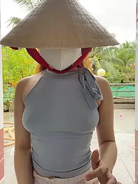 Snapshot of BabyThree_ chatting on November 17, 2025, 7:56 am BabyThree online show from November 17, 2025, 7:56 am