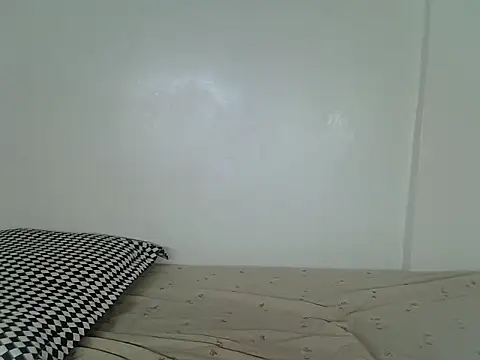 Snapshot of laetitia_ chatting on October 28, 2025, 11:20 am laetitia online show from October 28, 2025, 11:20 am