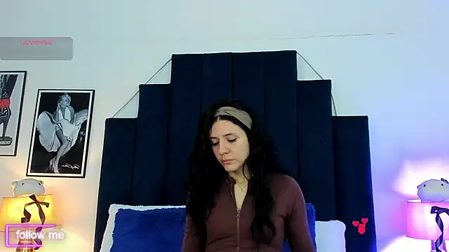 KyleRosee online show from October 21, 2025, 12:26 pm
