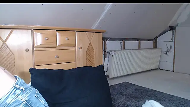 Liana Lou online show from February 7, 2026, 2:58 pm