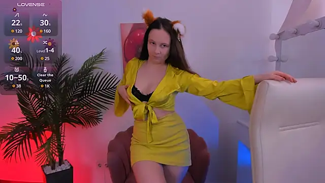 Snapshot of Ketrin_n_ chatting on March 8, 2025, 6:21 am Ketrin n  online show from March 8, 2025, 6:21 am