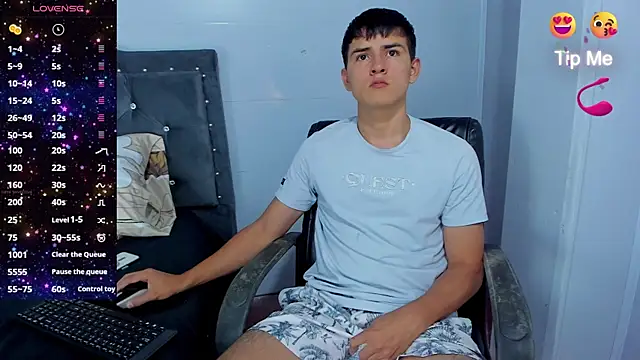 Snapshot of Jacobb_Lee chatting on November 18, 2025, 8:12 pm Jacobb Lee online show from November 18, 2025, 8:12 pm