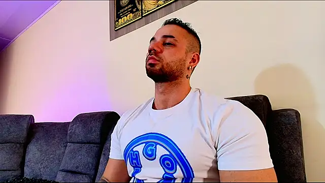 Snapshot of JeremyLowe chatting on March 4, 2026, 6:48 pm JeremyLowe online show from March 4, 2026, 6:48 pm