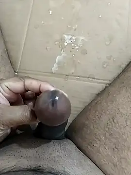 Snapshot of cenyon124 chatting on November 15, 2025, 3:27 pm cenyon124 online show from November 15, 2025, 3:27 pm