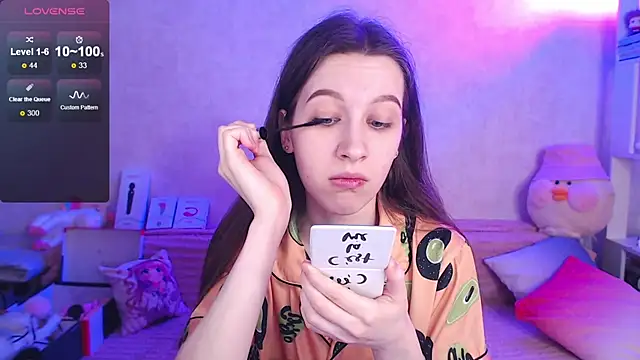 ur kitty   online show from February 12, 2026, 5:07 am