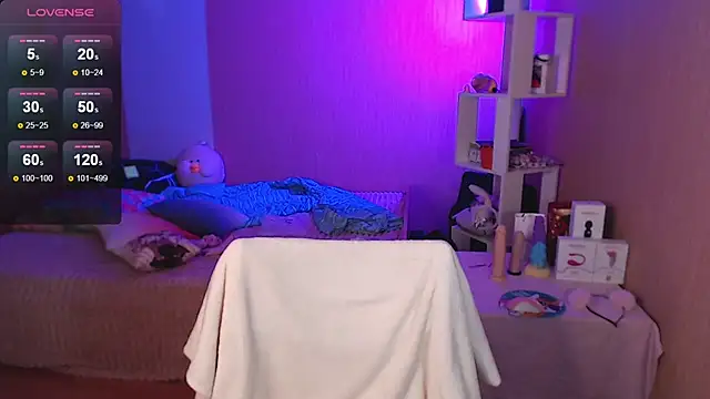 ur kitty   online show from December 10, 2024, 3:44 pm