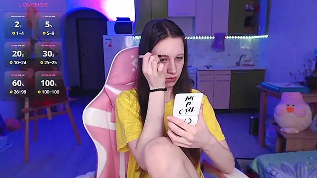 ur kitty   online show from April 11, 2026, 1:04 pm