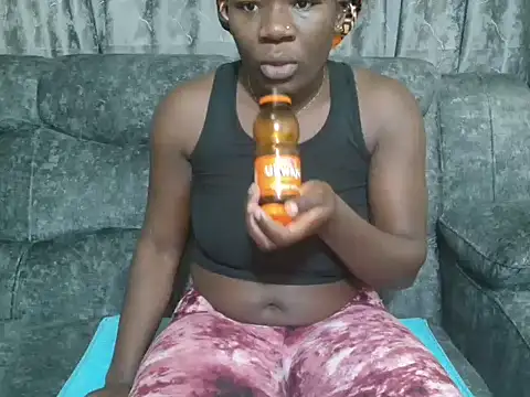 Snapshot of sexydarkpussy4 chatting on November 30, 2025, 9:15 pm sexydarkpussy4 online show from November 30, 2025, 9:15 pm