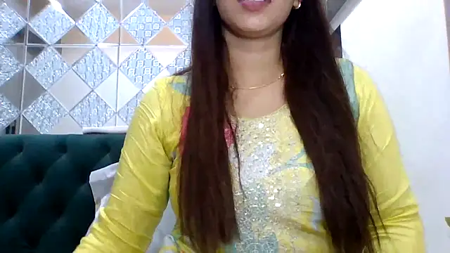 Snapshot of sparkling_queen chatting on October 3, 2025, 5:36 pm sparkling queen online show from October 3, 2025, 5:36 pm