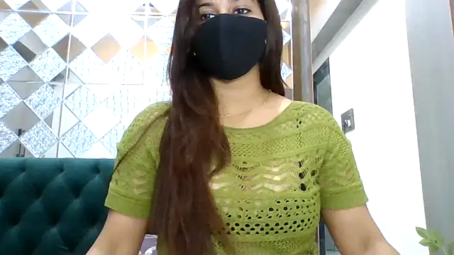 Snapshot of sparkling_queen chatting on September 17, 2025, 4:25 am sparkling queen online show from September 17, 2025, 4:25 am