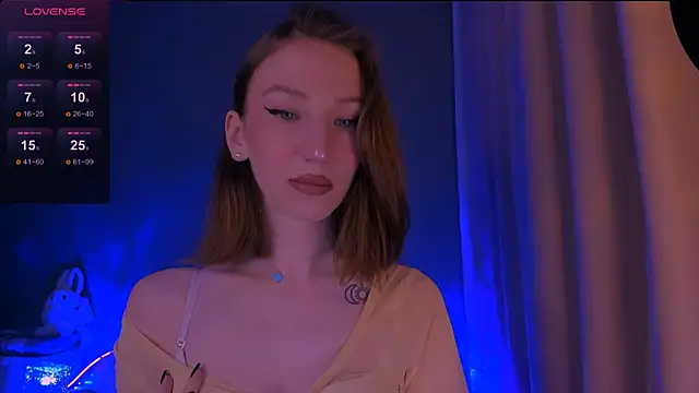 ellaamber online show from November 30, 2025, 10:43 pm