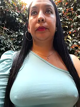 Snapshot of Bella_keny chatting on April 30, 2026, 7:54 pm Bella keny online show from April 30, 2026, 7:54 pm